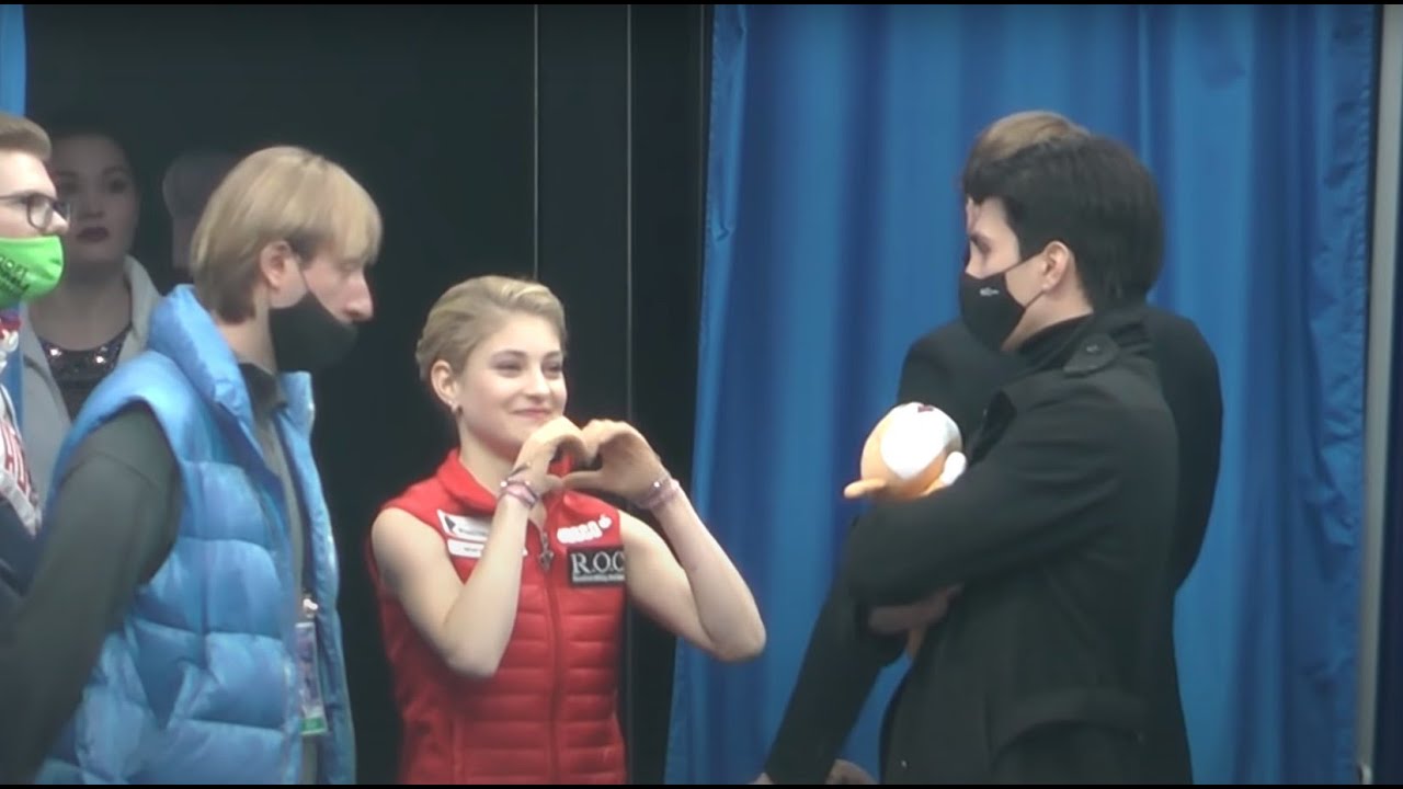 Алена Косторная и Александра Трусова перед ПП. Гран-при кубок Ростелеком, Москва 21.11.2020