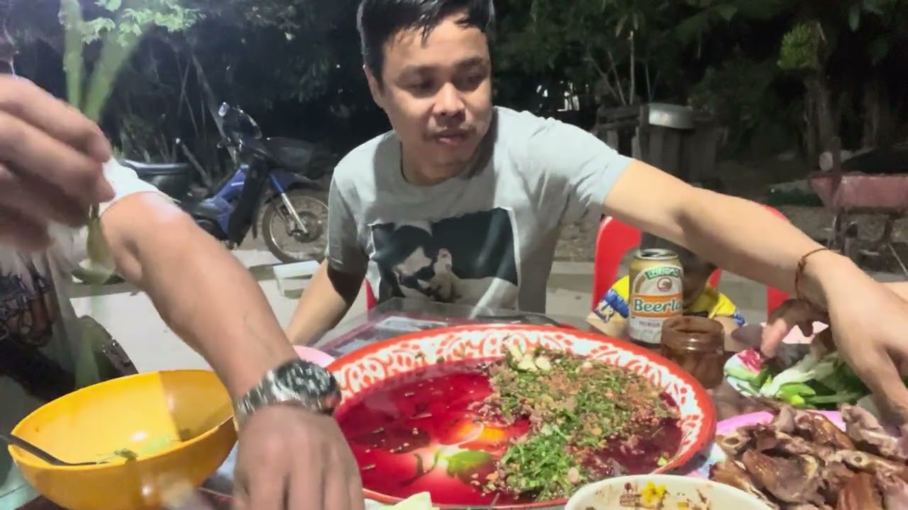 ມາໆພີ່ນ້ອງແຊບໆນຳກັນ ເລືອດແປງເປັດ