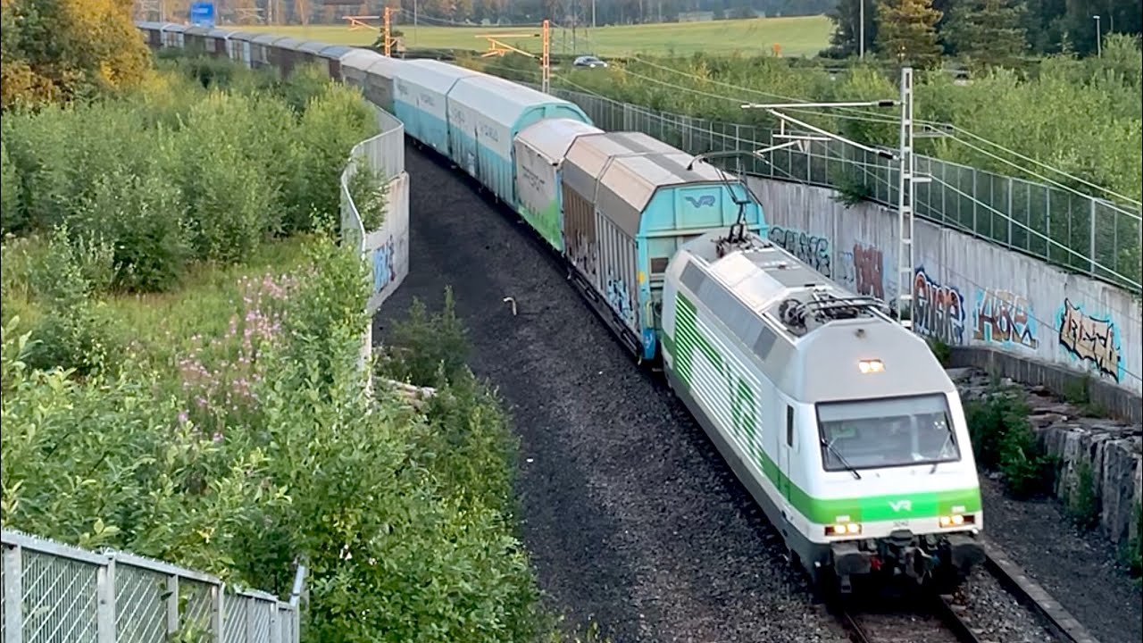 Vuosaaren ja Sköldvikin tavarajunia