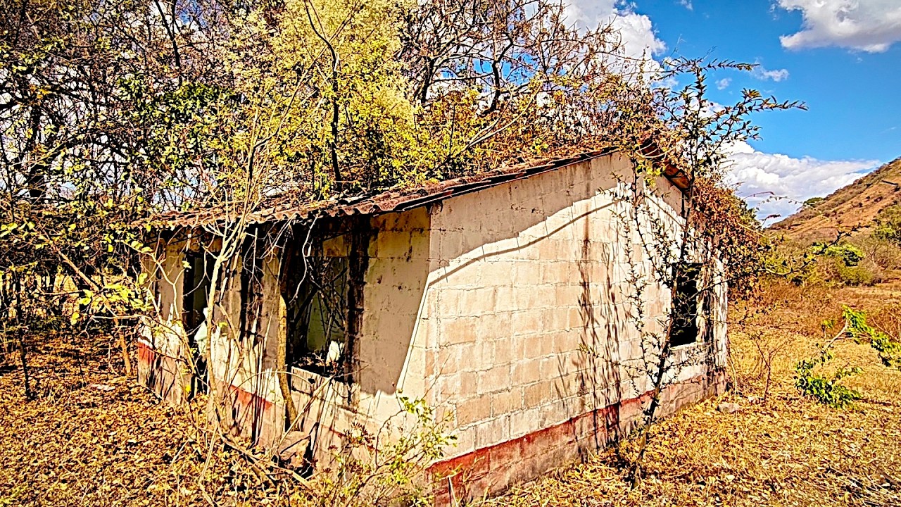 Casa Abandonada 🏚️ Raras Intenciones Hacia Mi Moto 🛵🏍️