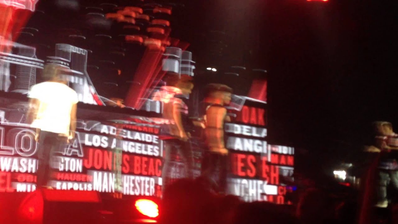 What Makes You Beautiful - One Direction Sydney 6th October 2013