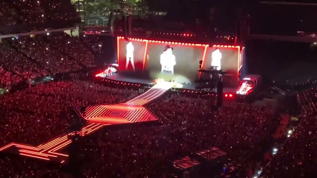 Snippets of songs (Taylor Swift concert)