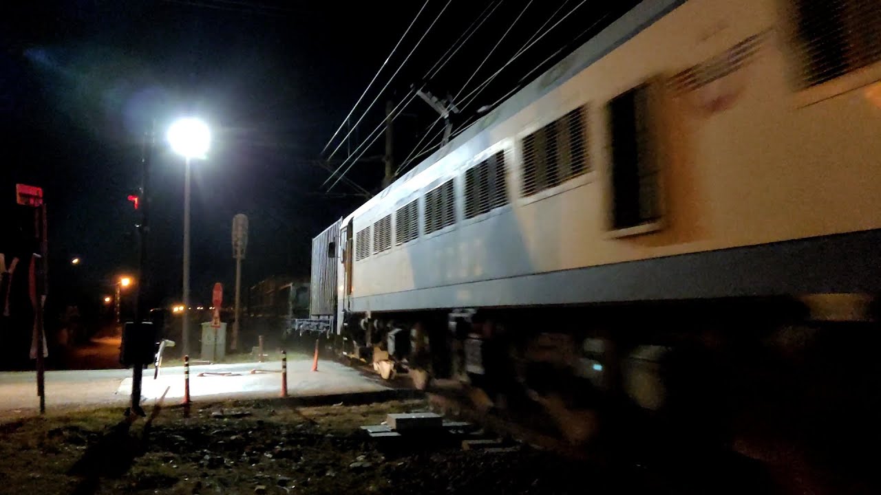 TCDD E 43016 KARMA YÜK TRENİ MÜKEMMEL KORNALI GEÇİŞİ