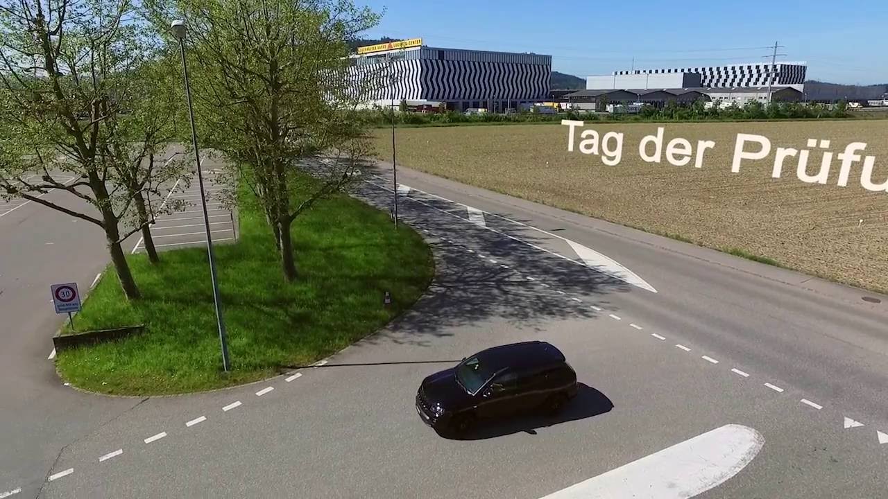 Eine Fahrzeugprüfung im Strassenverkehrsamt Schafisheim