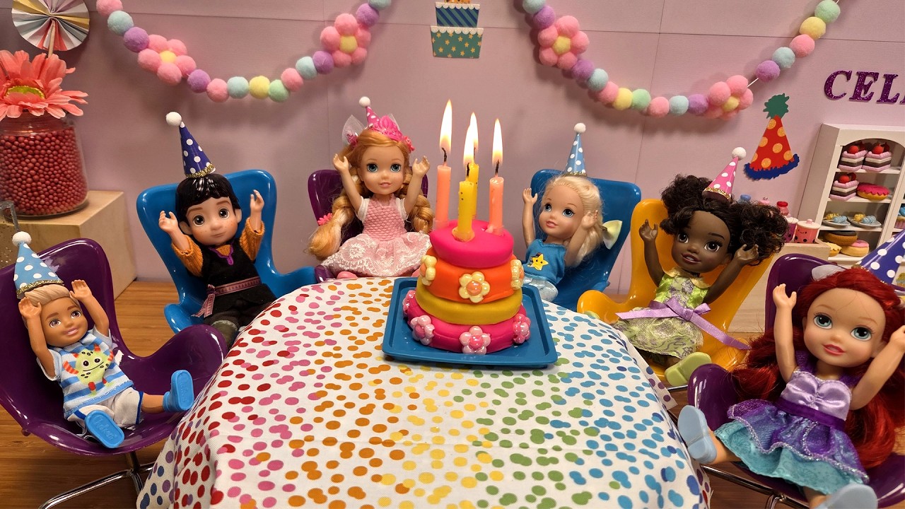 Birthday party ! Elsa & Anna toddlers & friends - games - gifts - play - Barbie dolls
