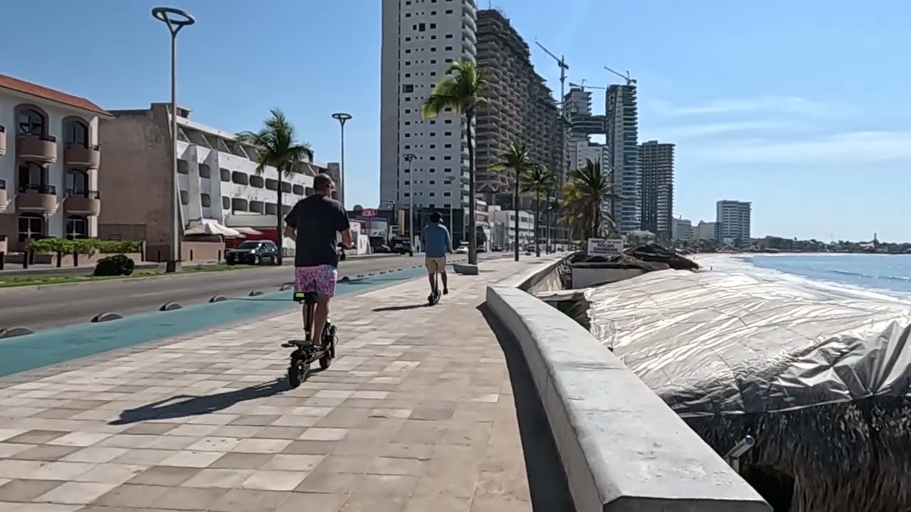 Gran paseo por el Malecón de Mazatlán