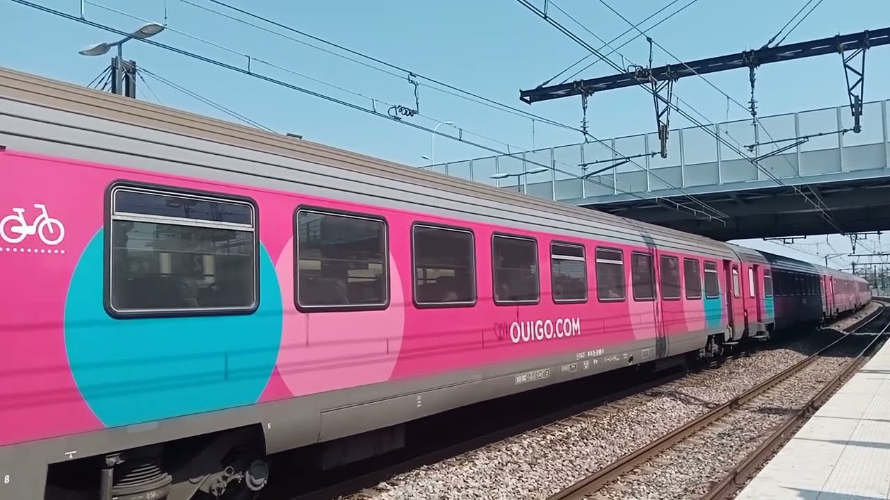 OUIGO - D&eacute;part d'un BB22200 / Corail ( OUIGO ) en gare de Juvisy &agrave; destination de Nantes