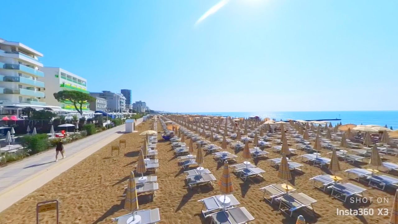 Best things to do in Jesolo Beach Italy I Night Life in Lido di Jesolo