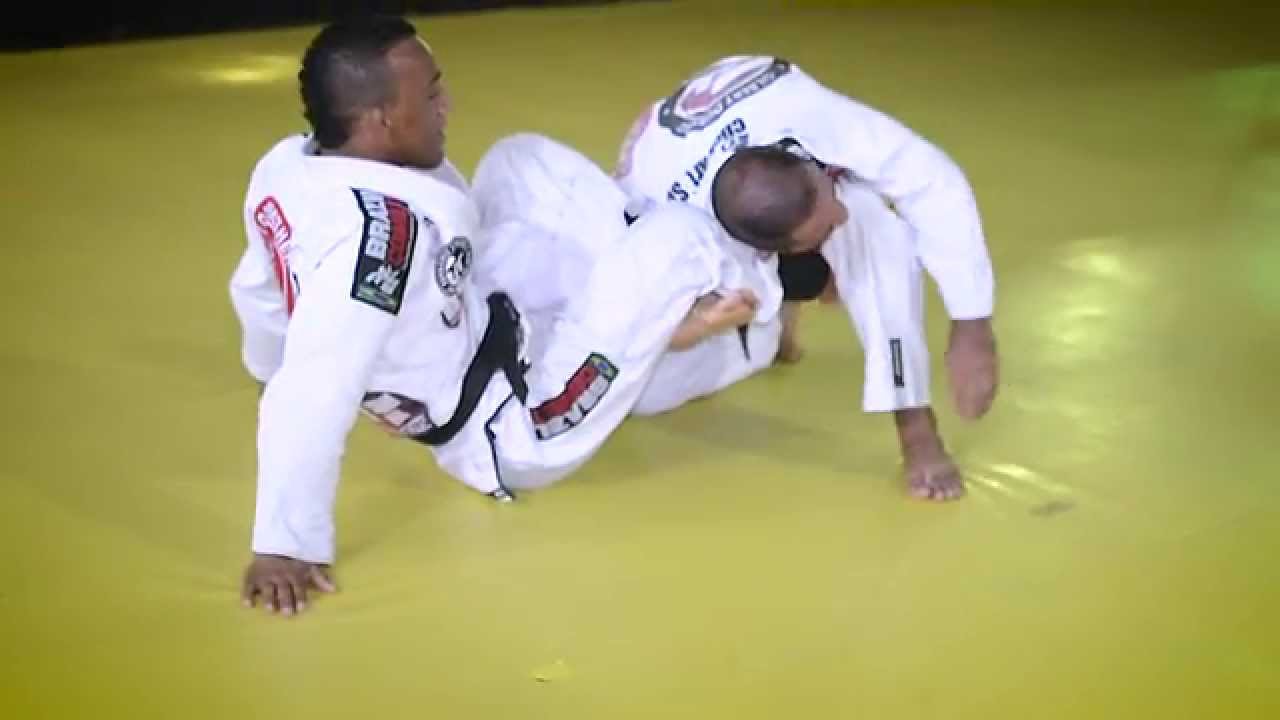 BJJ Flow - Varia&ccedil;&atilde;o Da Chave De Omoplata - (Jiu-Jitsu)