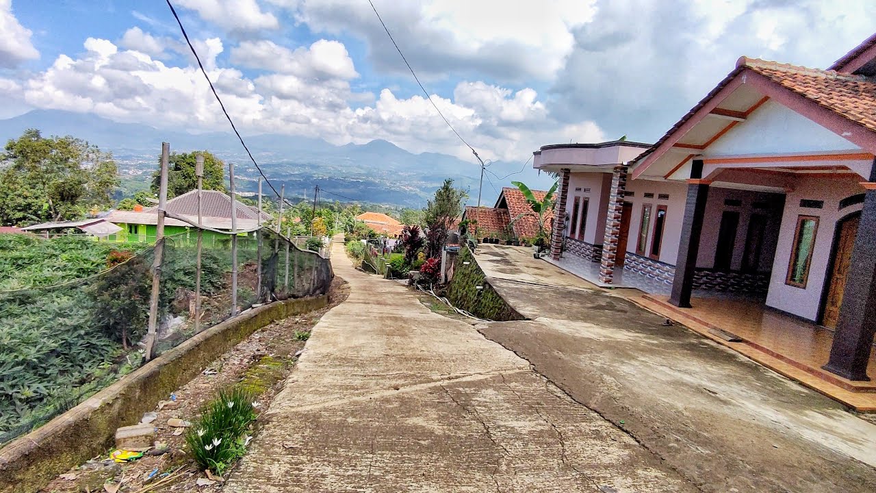 Deretan Rumah Mewah Di Perkampungan Miliarder, Berada Di Dataran Tinggi Di Lereng Gunung Kareumbi