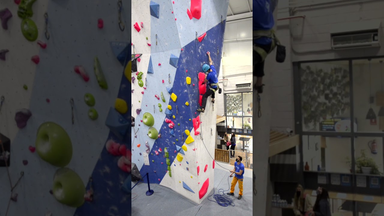 V&iacute;as de escalada  de autor: Pablo Colmenares equipa un 7a