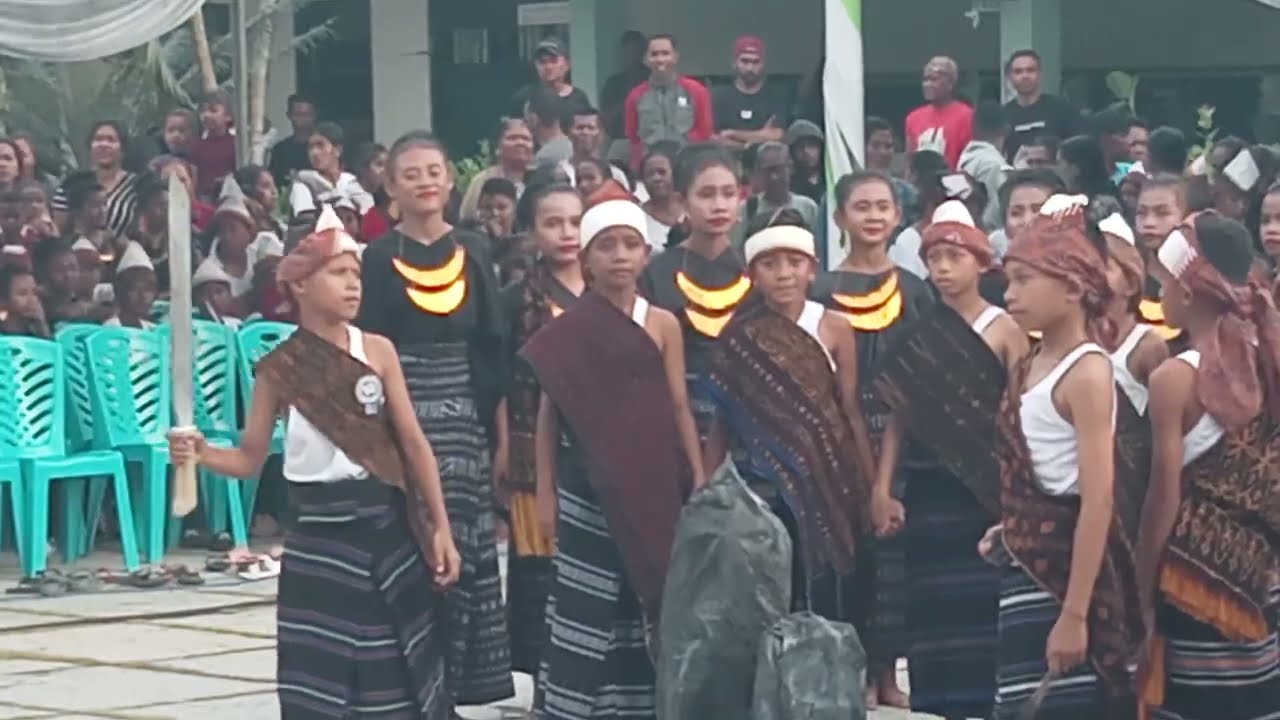 PENAMPILAN DARI SDK ONEKORE 1//LOMBA TARIAN GAWI TINGKAT SD//PESTA ST. ANGELA//ST. URSULA ENDE