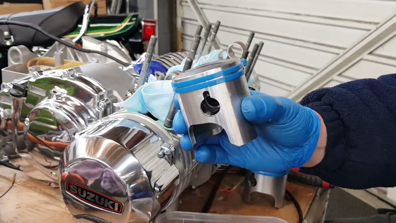 Установка поршней. Часть 11. Переборка двигателя Suzuki GT750. Руководство для идиотов.