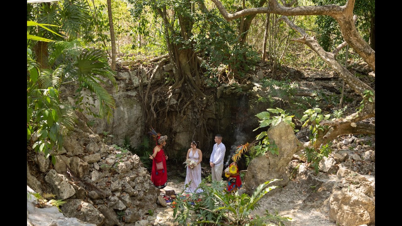 Ceremonia de boda Maya prehispanica en la naturaleza - centro ceremonial Playa del Carmen Mexico