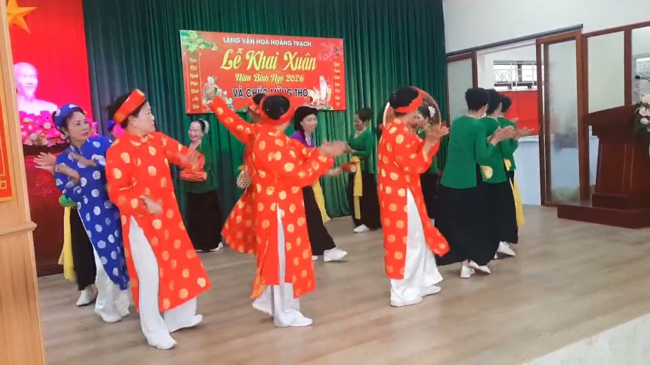 Múa bài trống cơm do chi hội NCT hoàng trạch biểu diễn nhâ n ngày chúc thọ 2026