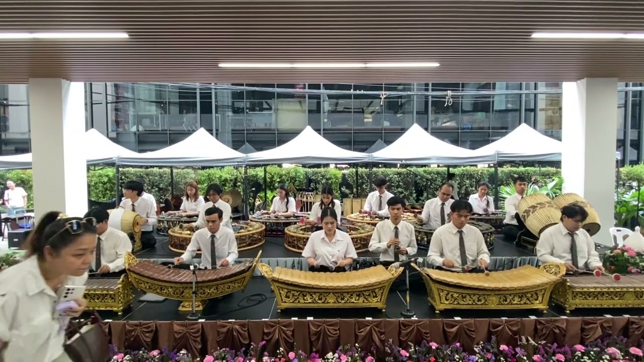 โหมโรงกลางวัน โดยนิสิตชั้นปีที่ 4 ไหว้ครูดนตรีไทยประสานมิตรครั้งที่ 57