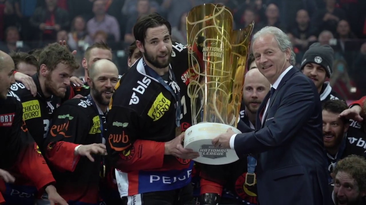 Fans und Spieler feiern den 16. Meistertitel des SCB