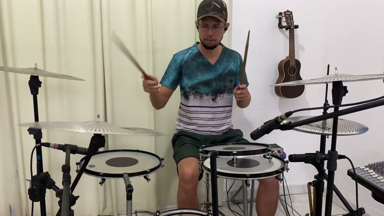 Ainda que a figueira , Bateria compacta mais pratos mudos Bronze Feliz Ano Novo..🎆
