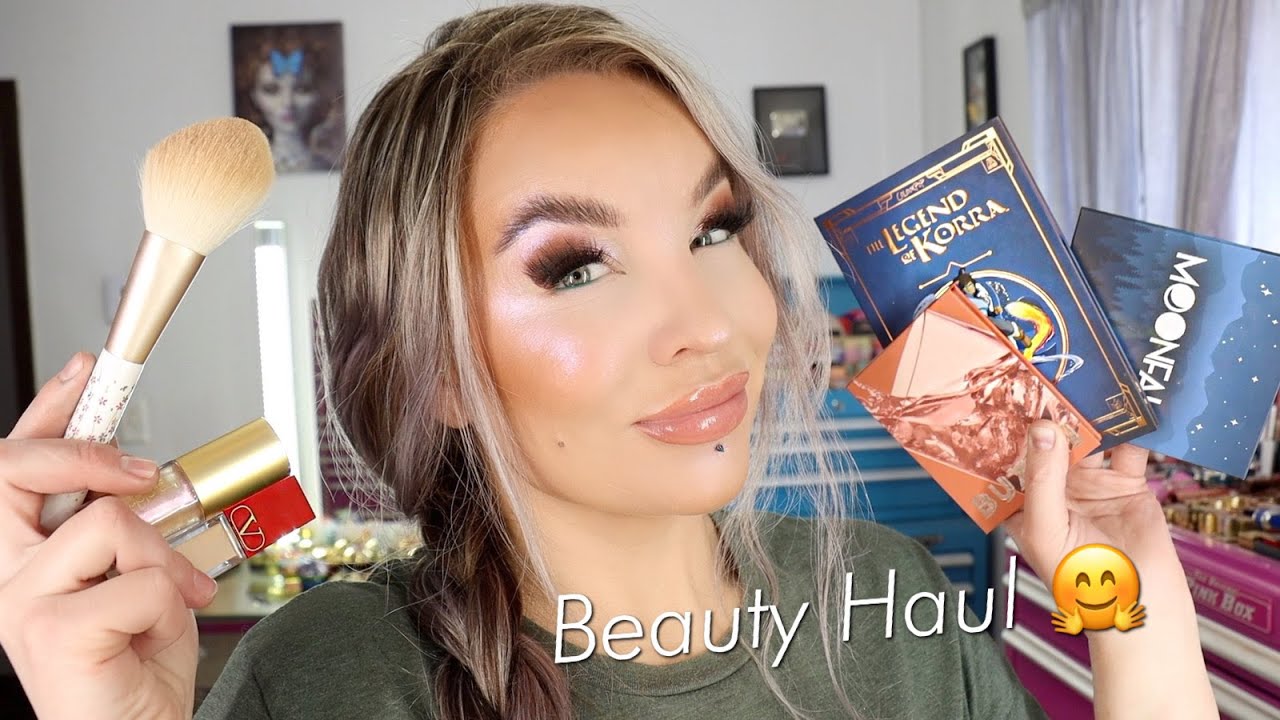Haul : Valentino, Lisa Eldridge, Shroud, Buxom, Chikuhodo, Bare Minerals, Glossier, HOS, Colourpop
