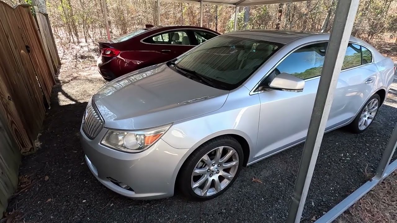 Замена аккумулятора в Buick Lacrosse CXS 2011 года выпуска