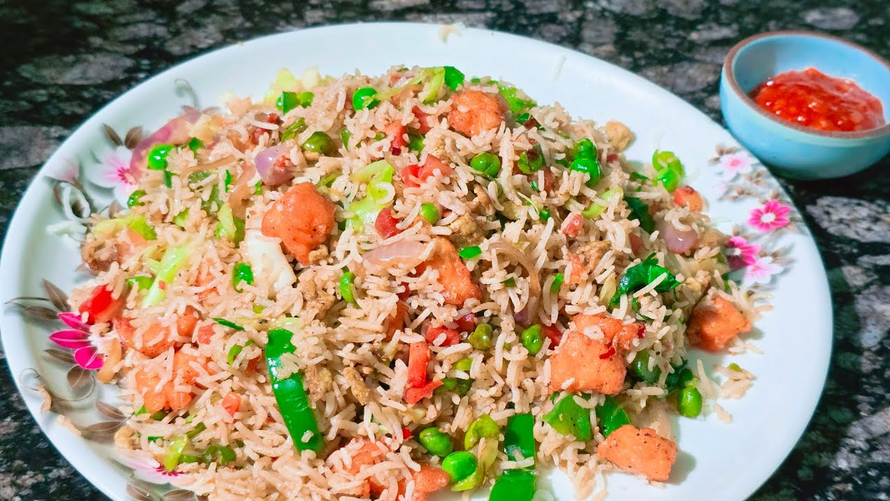 Chicken fried rice recipe..!! Chicken fried rice banane ka Aasan Sa tarika 😋😋😋👌👌
