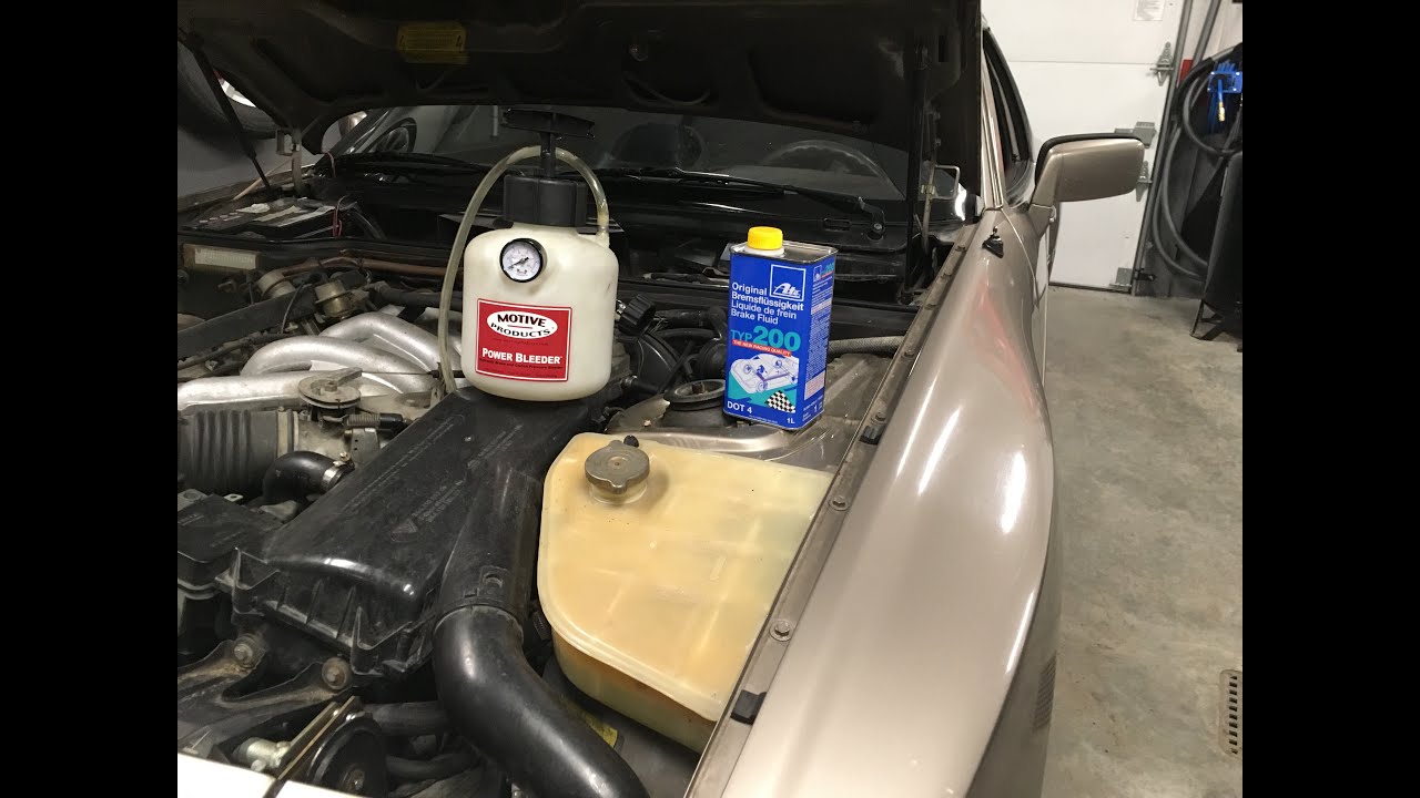Porsche 944 Brake fluid flush using the Motive Power Bleeder and ATE TYPE 200 DOT 4 fluid