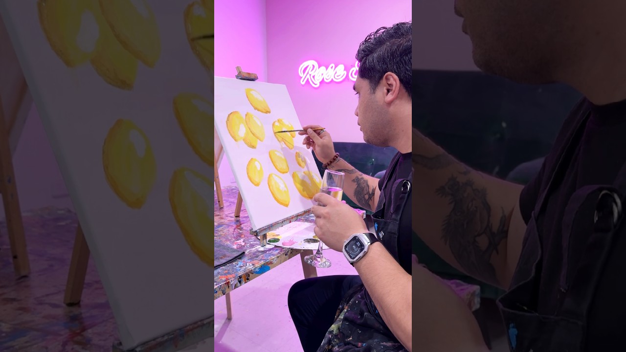 Date night idea in Brisbane, paint and sip! 🎨