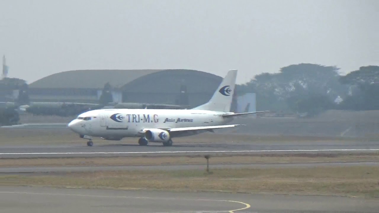 Boeing 737 Tri-MG Take Off From Halim Perdanakusuma Airport