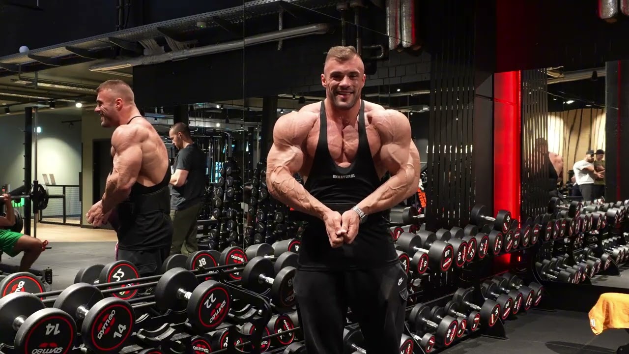 18 Tage vor der Bühne | Pushtraining (Brust/Schulter/Trizeps) – Reicht es dieses Jahr zum Profi?🏆