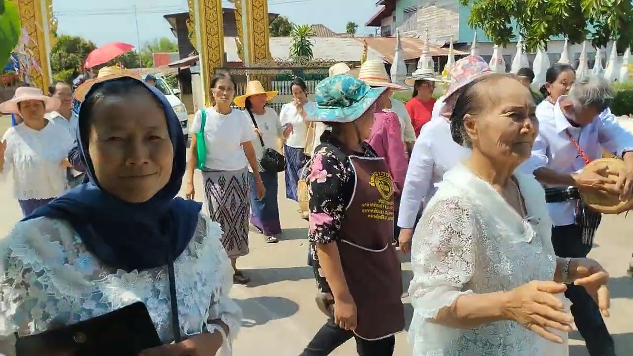ถวายกองบุญสังฆทานอุทิศให้คุณพ่อพิเศษ-คุณแม่ยุพิน สุราราช