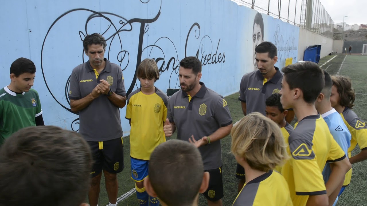 U.D.LAS PALMAS INFANTIL B DEBUT DE JUAN CARLOS VALERON COMO ENTRENADOR.