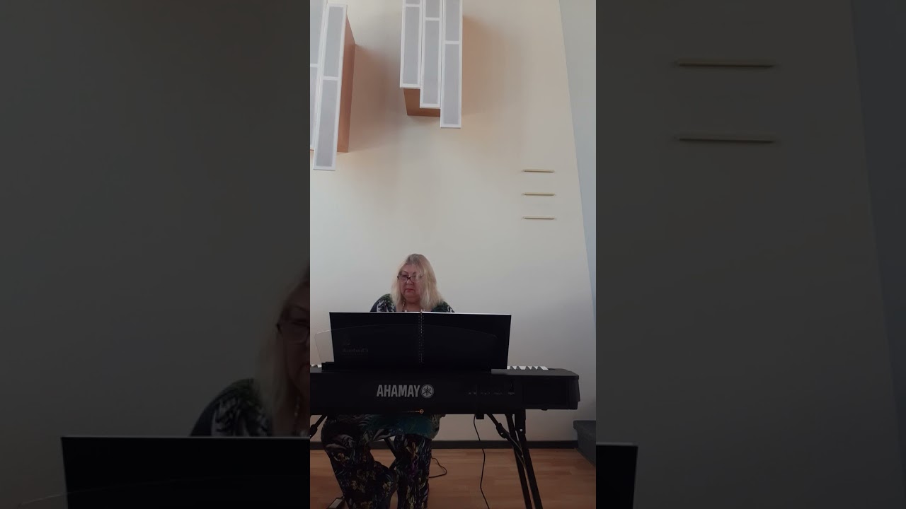 Die güldne Sonne  - with strings on Yamaha