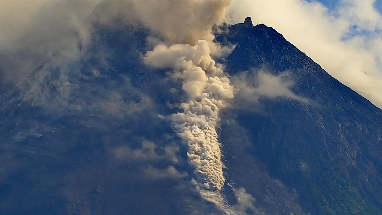 Pyroclastic Flows Descend Merapi Volcano, Indonesia(Oct 31, 2025)