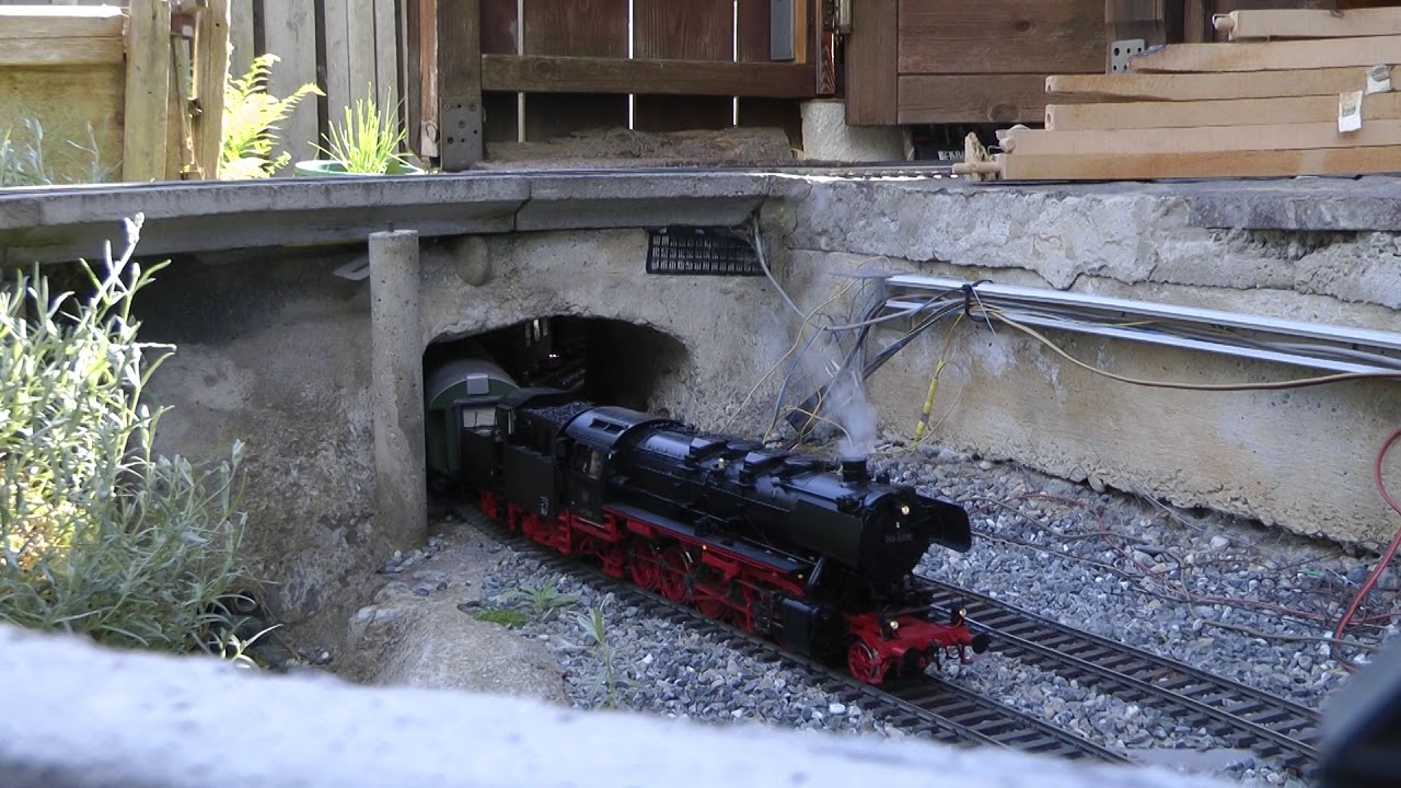 Königsspur von Märklin und KM1 bei mir im Garten 2