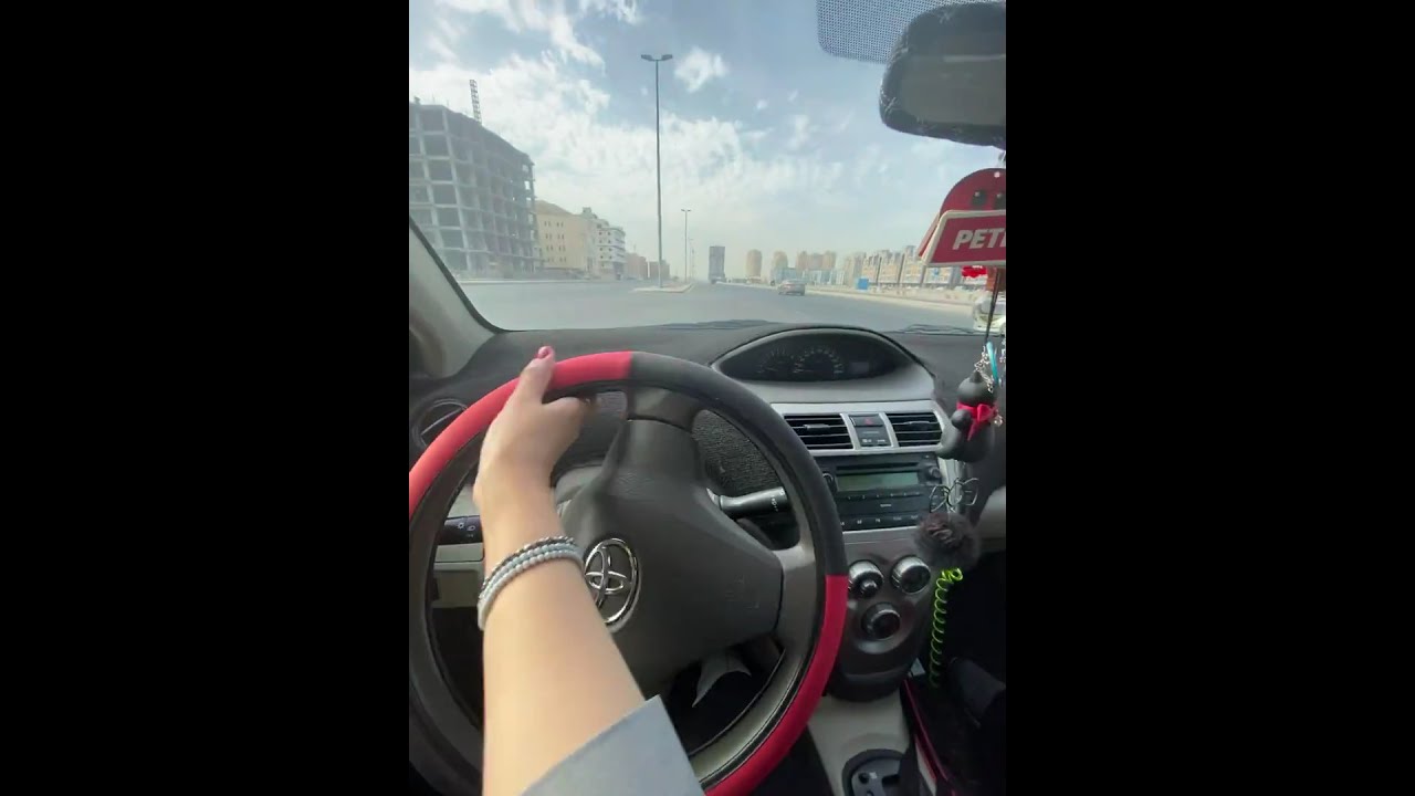 تعليم القيادة المهارة الأولى اليوتيرن