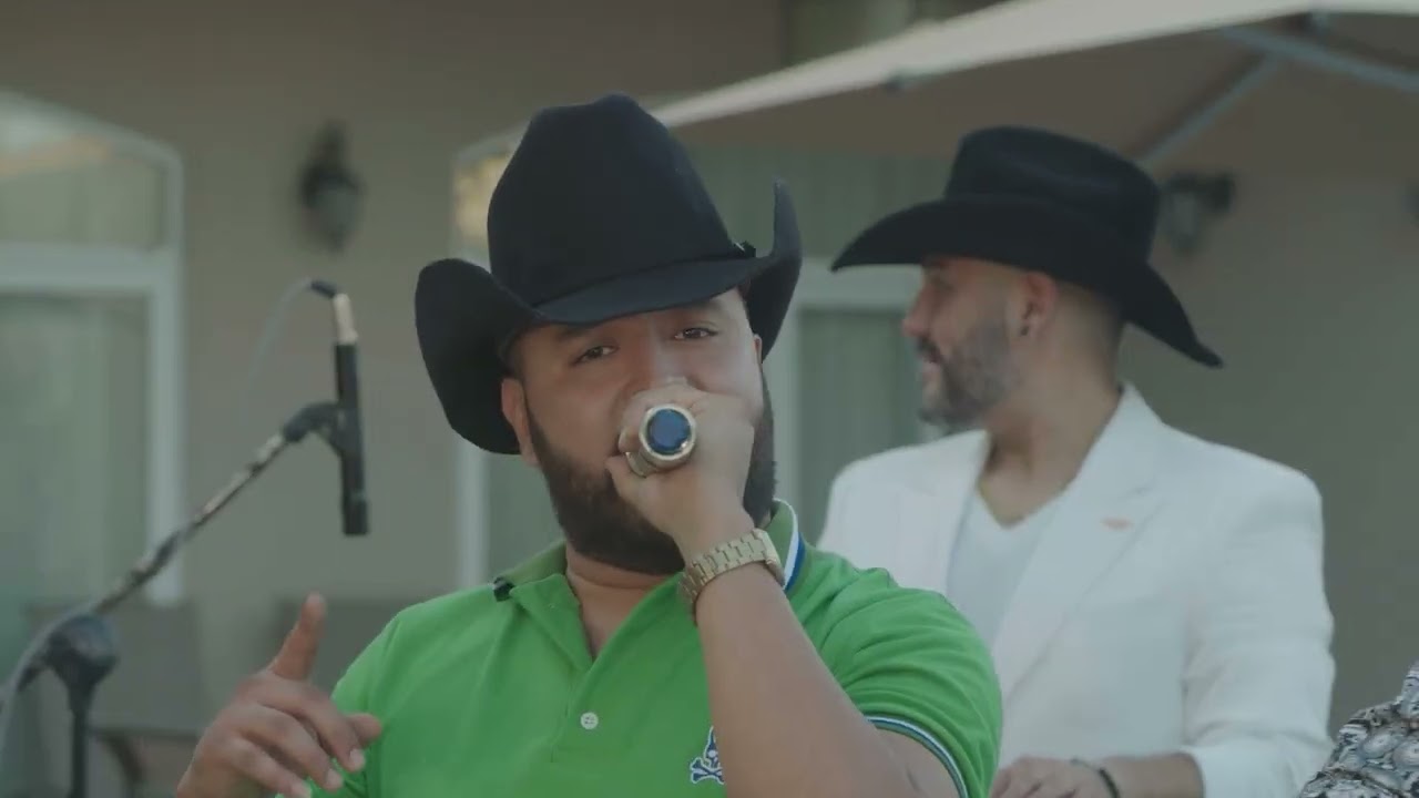 Palomo - Popurrí Mix De Los Invasores De Nuevo León (En Vivo Desde La Quinta)