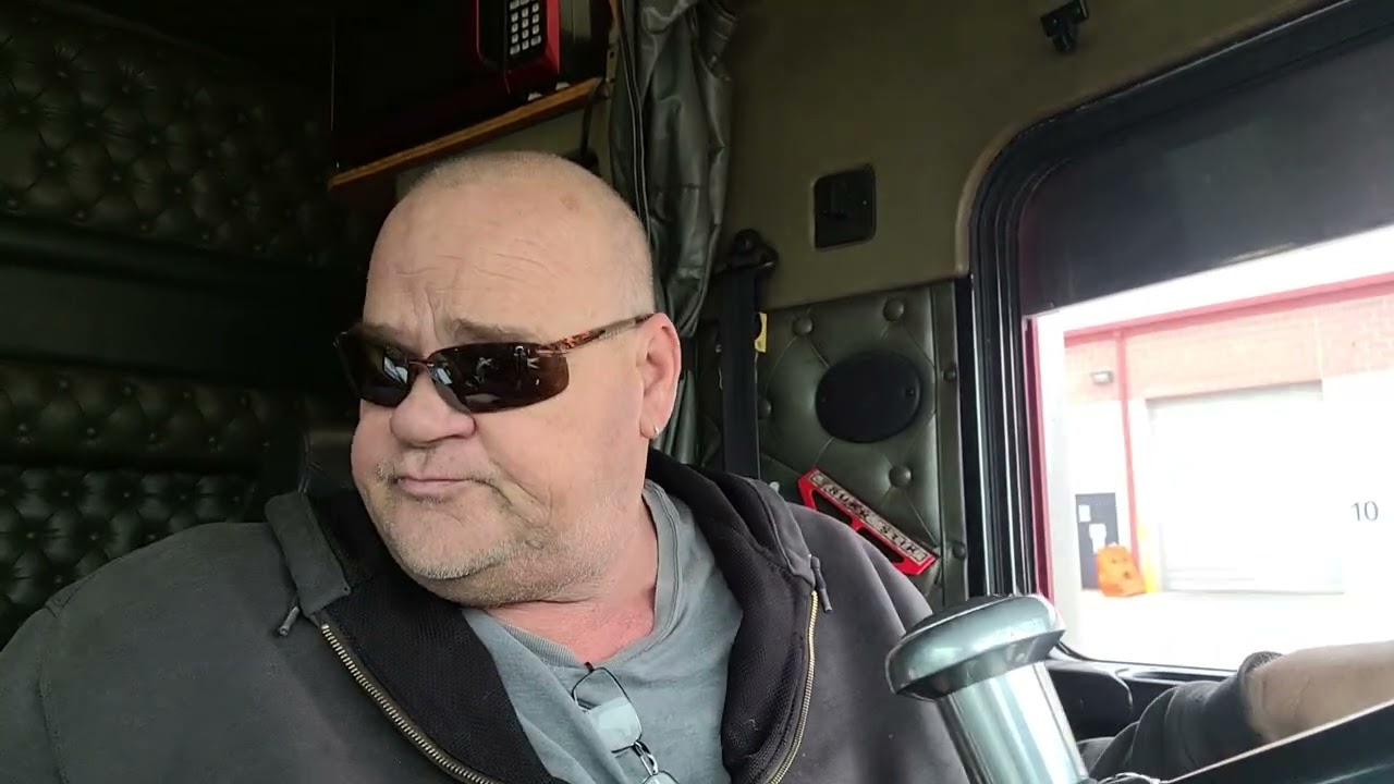 loaded pt 3 Morris il  was really windy after loading an strapin it down