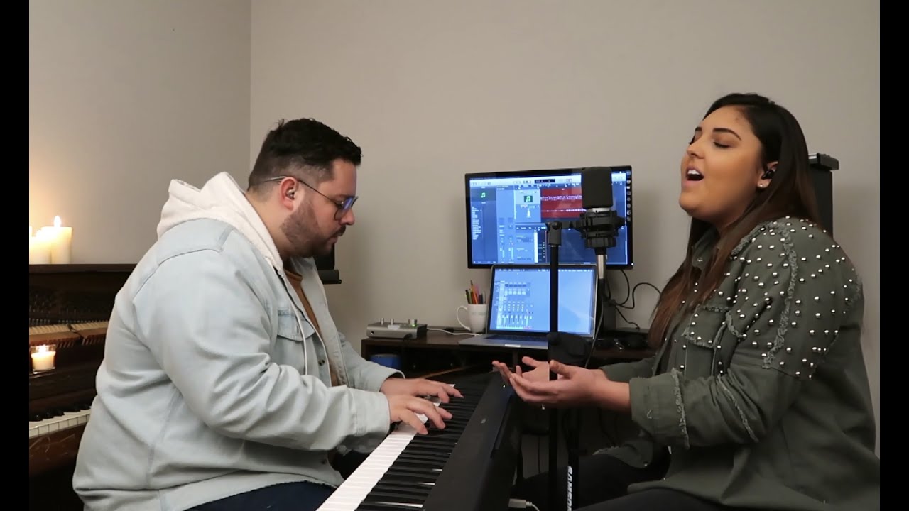 Medley - Inigualable/Aqu&iacute; estoy - Elevation Worship | Cover by Cami & Mapi