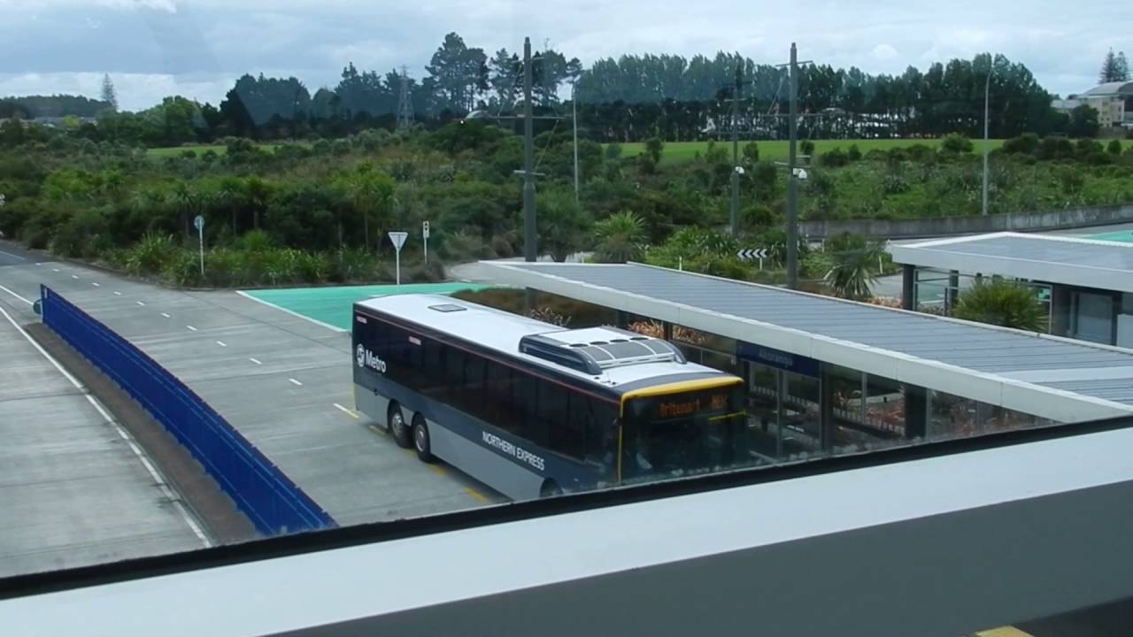 Auckland - Public Transport - Akoranga Busway Station 2016 01 06