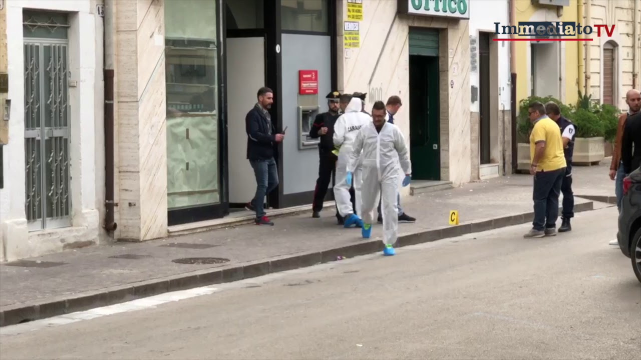 ORTA NOVA, ASSALTO AL BLINDATO IN PIENO CENTRO. PAURA TRA LA FOLLA