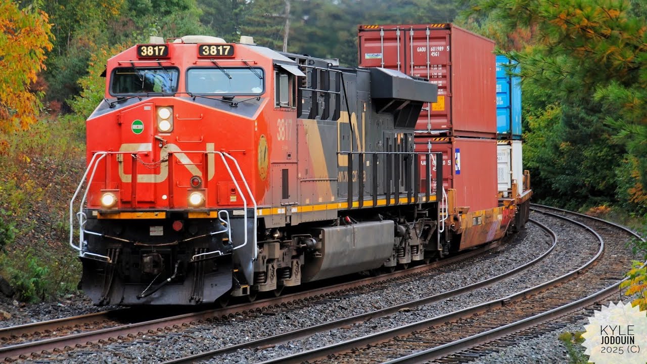 CN Southbound 126 CN 3817 at Boyne & Reynolds in Parry Sound Ontario 09,27,2025 