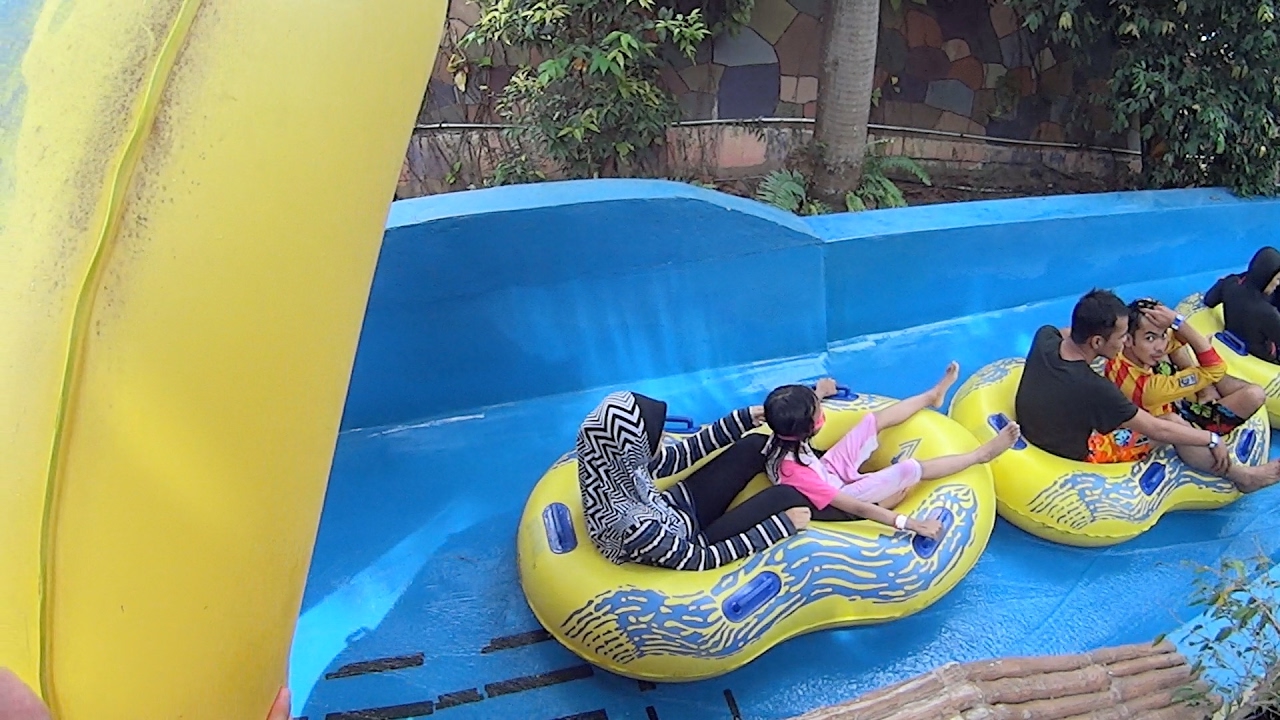 River Thunder Water Slide at Wet World Water Park
