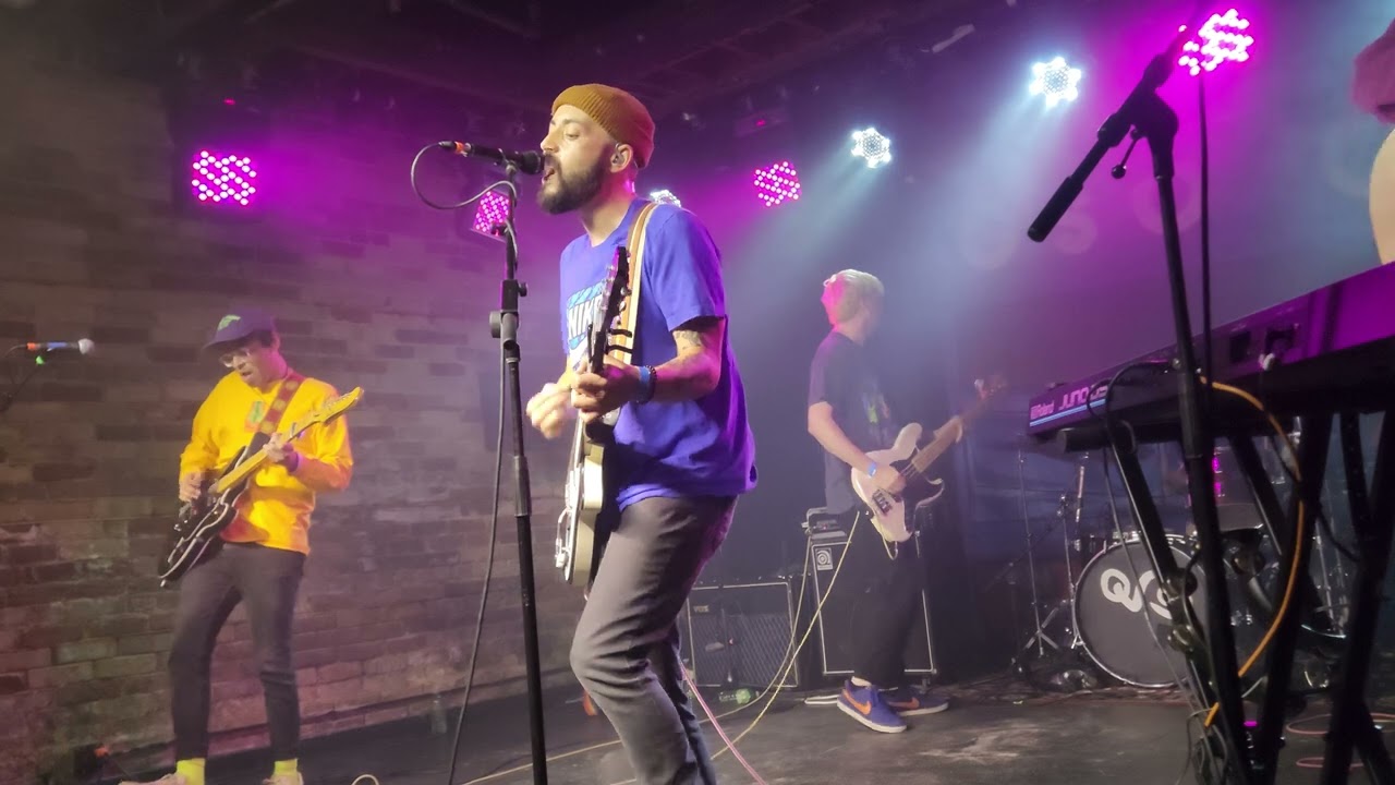 Oso Oso - Nothing to do (Live @ Velvet Underground // Toronto // 10.14.2022)