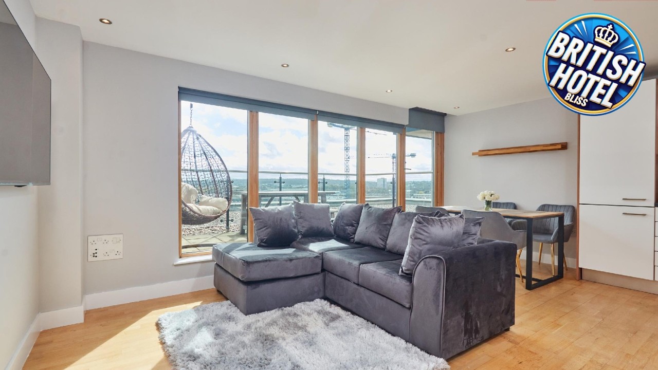 King Penthouse Apt View&Free Parking! | Leeds, United Kingdom | Hotel Review 🏩