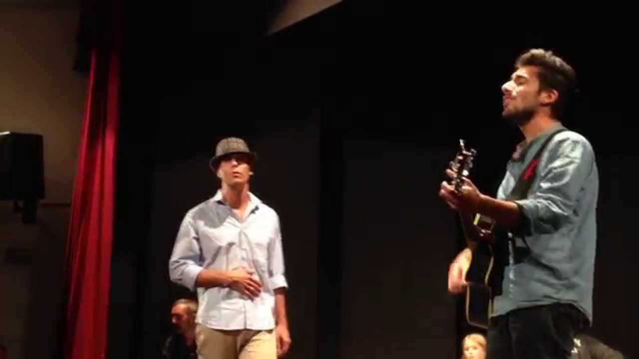#eustonews Niccolò agliardi canta braccialetti rossi