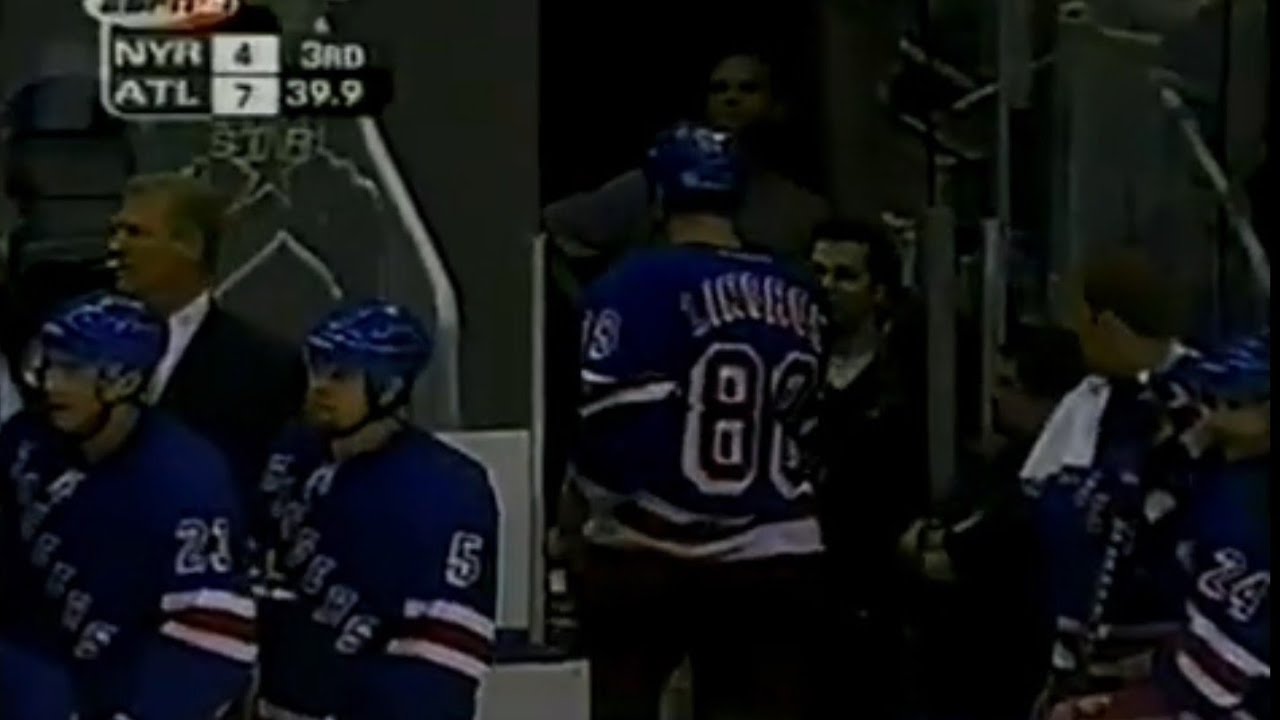 Eric Lindros scrum 11/28/02