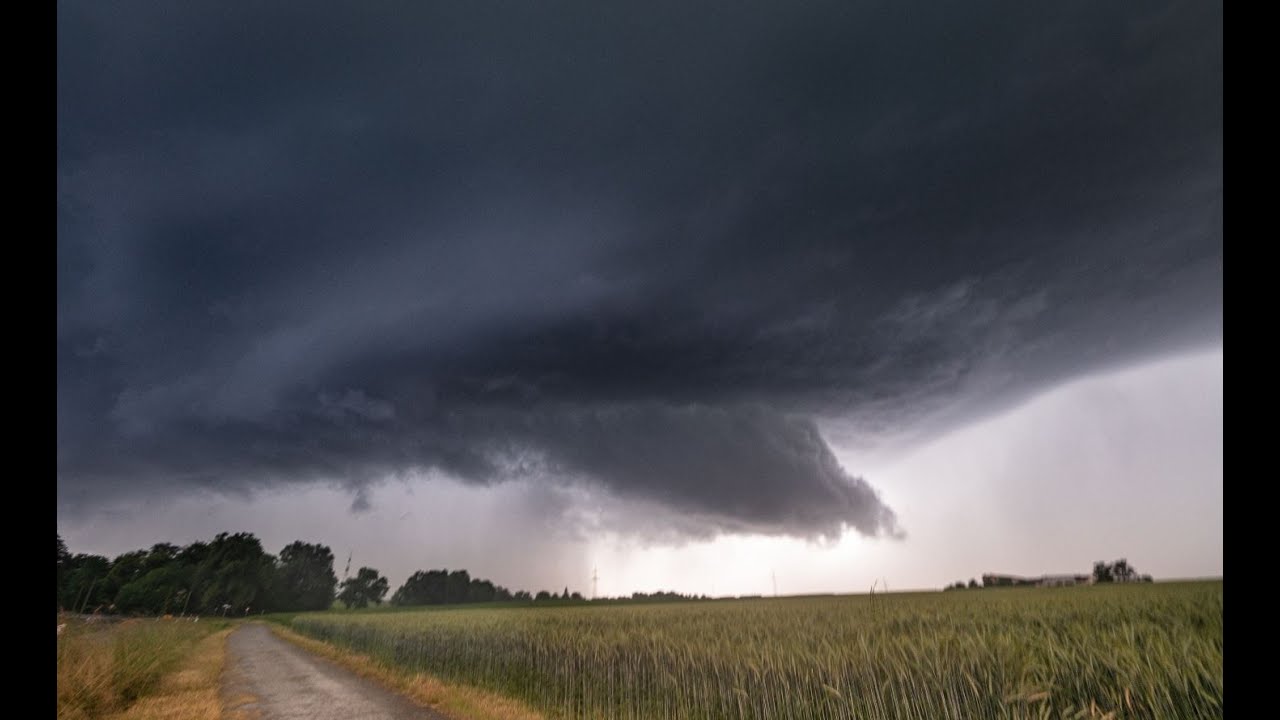 Kräftige SUPERZELLE mit Hook Echo und Hagel bei ULM / BADEN WÜRTTEMBERG