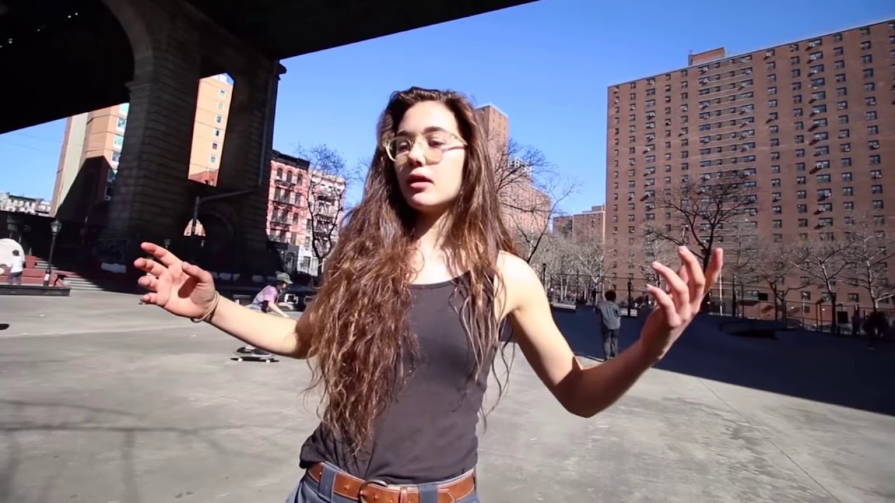 Rachelle Vinberg skateboarding