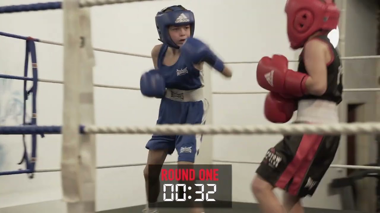 PAT MULLANE (CHEPSTOW ABC) VS EFAN LADE (ABERGAVENNY ABC)