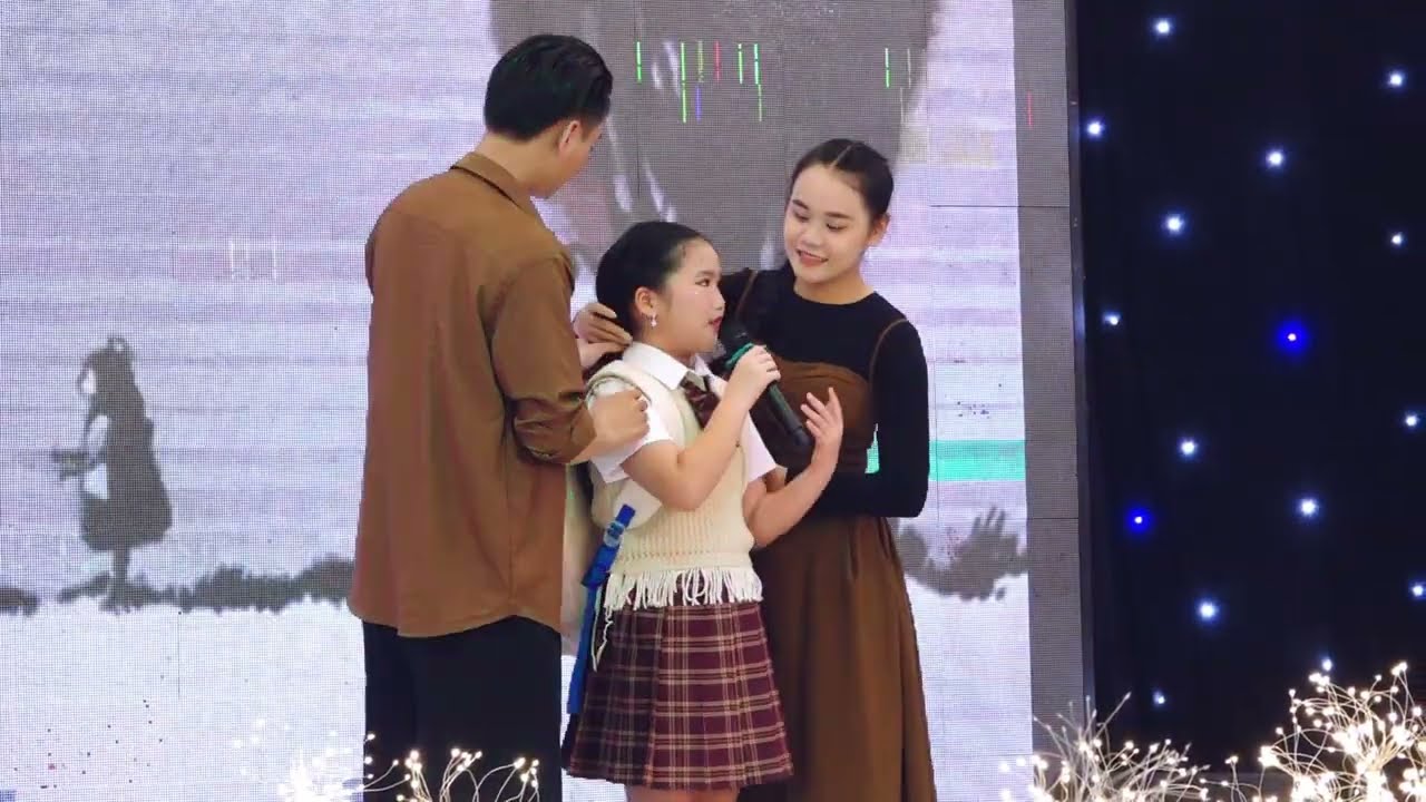 CHO CON ĐƯỢC ÔM BA | Live | GaBi Bảo Uyên hát dâng tổ nghề trên sân khấu Tài Năng Việt Mùa 4